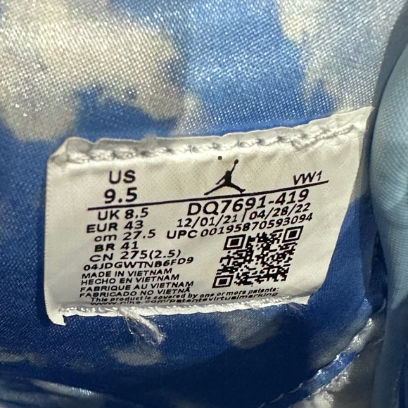 2022 J. Balvin x Air Jordan 2 Retro SP Celestine Blue/White/Multi-Color Size 9.5 - Picture 9 of 9